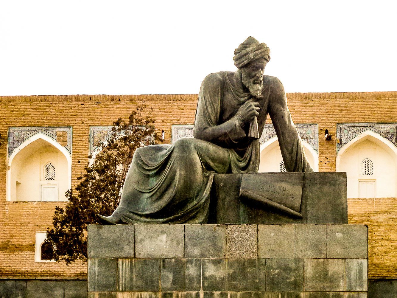 Al-Khorezm-statue-Khiva-Uzbekistan-inventor-algebra